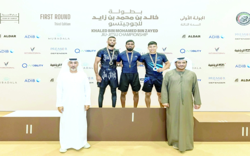 عبدالله الفارسي يتوج بالميدالية الذهبية في بطولة الجوجيتسو بالإمارات